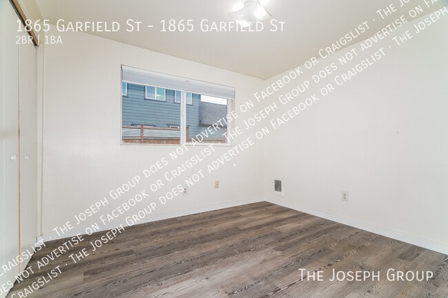 Building Photo - 1865 Garfield St