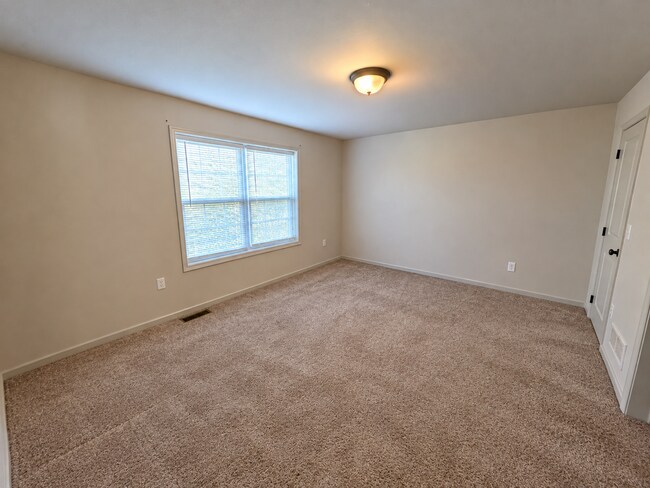 Building Photo - 172 Randolph Dr