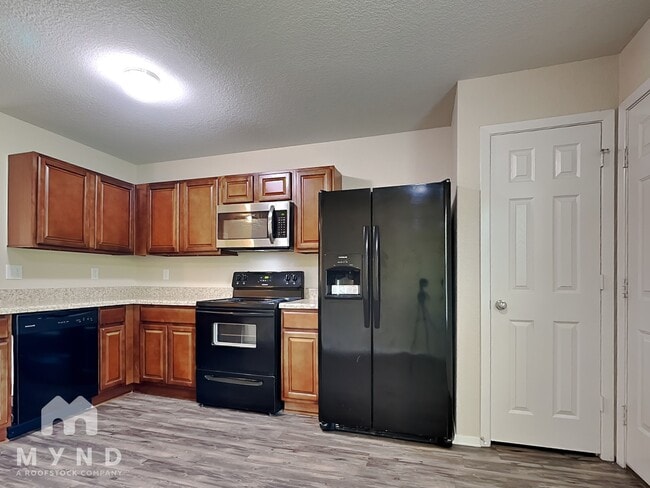Building Photo - 301 Westwood Dr