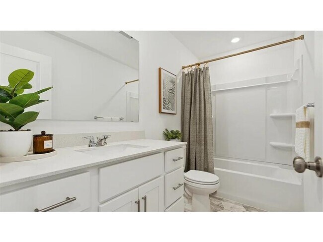 Building Photo - 2187 Tyrone Dr