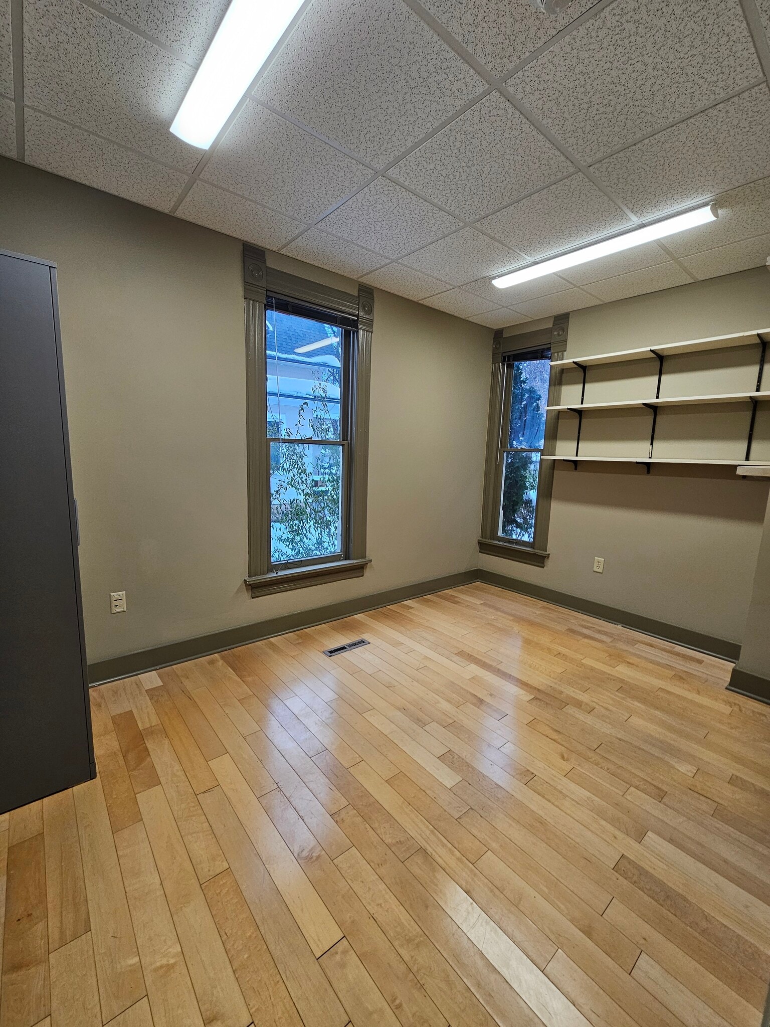 Room 103 - bedroom - 206 N Charles St