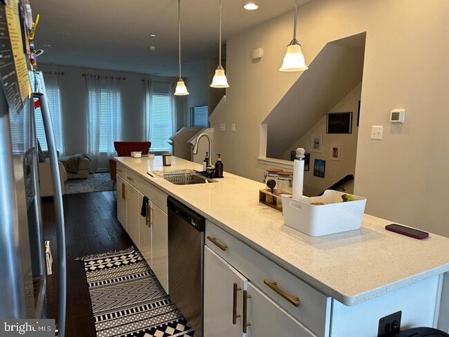 Building Photo - 7118 Rowlock Aly