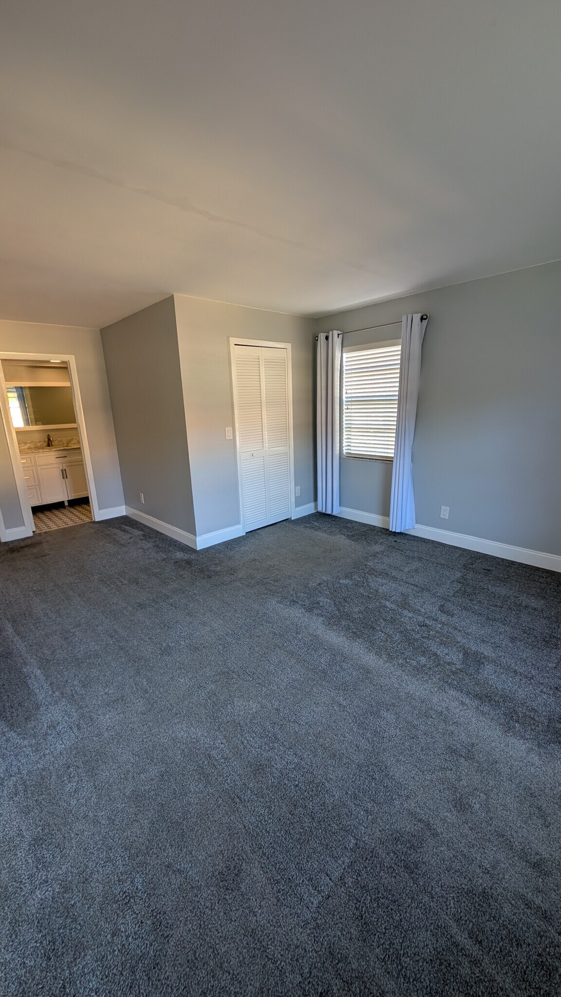 Building Photo - 6110 Whiskey Creek Dr