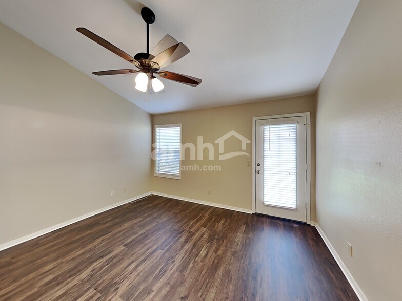 Building Photo - 4038 E Encinas Ave