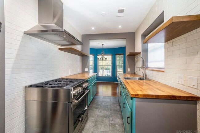 Building Photo - 7595 Saranac Ave