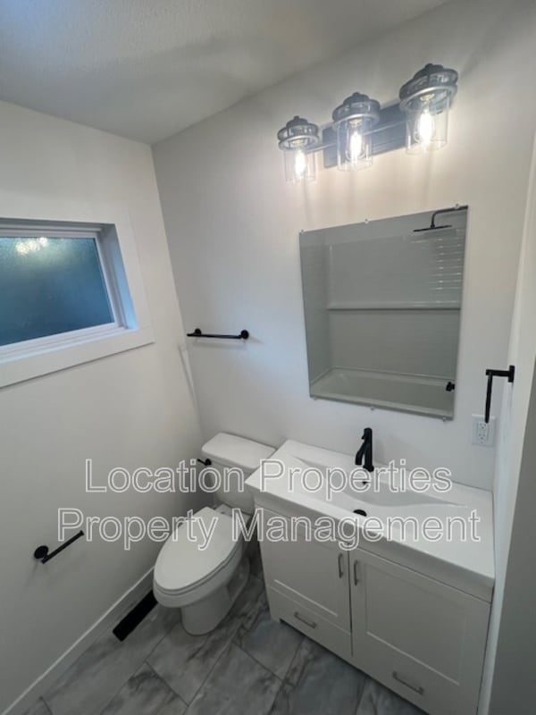 Building Photo - 1934 Emerald Dr