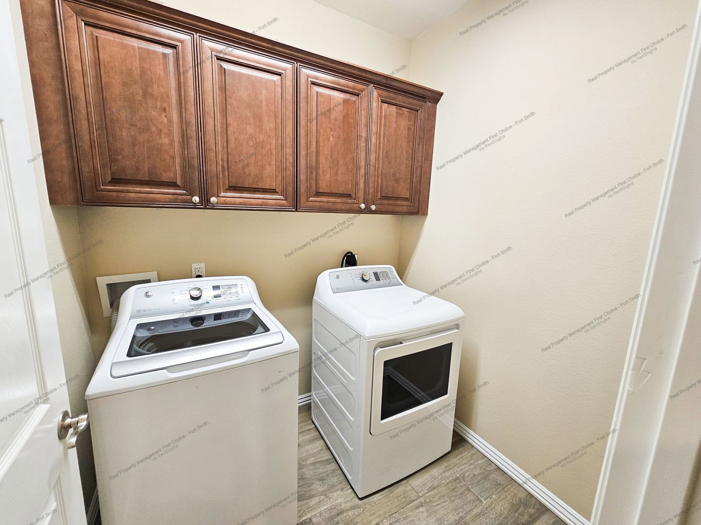 Building Photo - 9907 Landry Dr