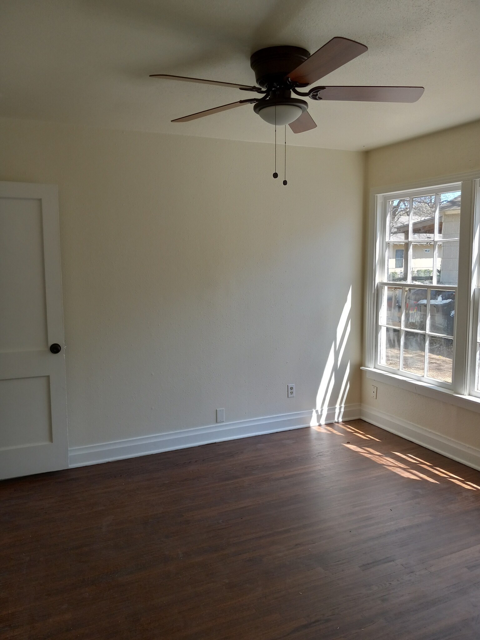 3 lovely bedrooms - 1012 N 23rd St