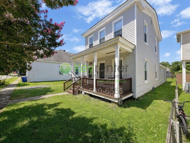 Building Photo - 3308 Monroe St
