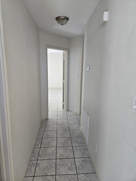 Building Photo - 630 S Dfw Dr