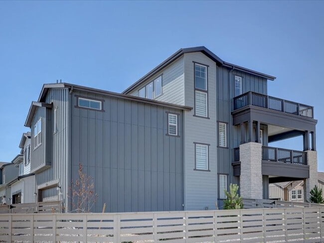 Building Photo - 8800 Hugo Dr