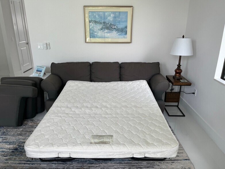 Building Photo - 4320 30th Ave SE