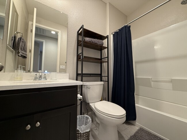 Building Photo - 3493 Rogue River Dr