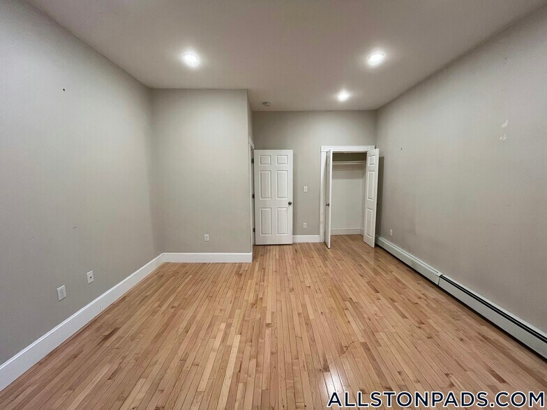 Building Photo - 45 Pratt St