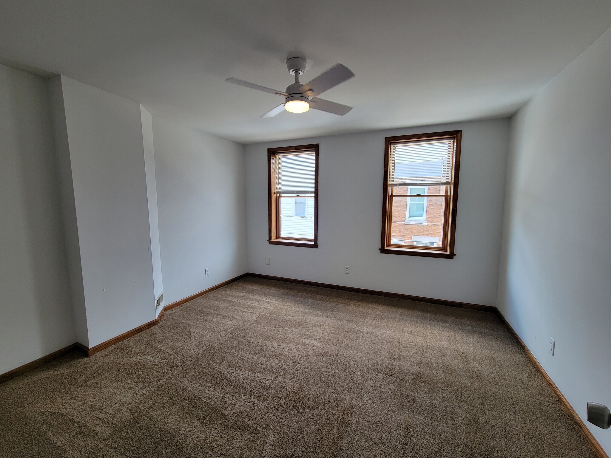 Building Photo - 2427 S Hicks St