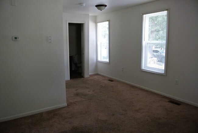 Building Photo - 1510 1st Ave SE