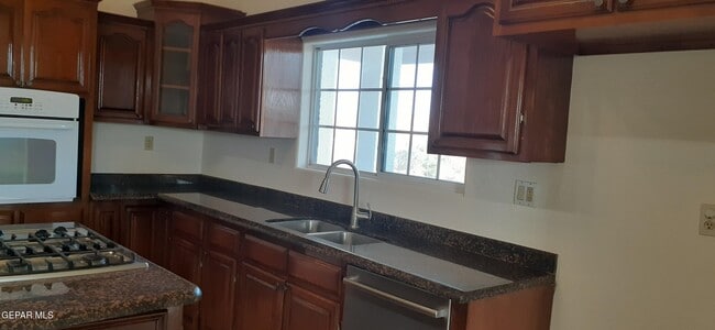 Building Photo - 5466 Buffalo Creek Dr