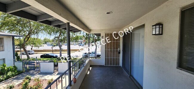 Building Photo - 850 N Redding Way