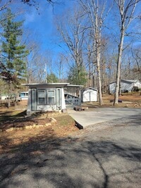 Building Photo - 133 Rugby Ct