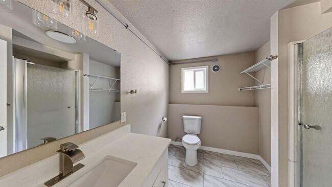 Building Photo - 2742 Umatilla Dr