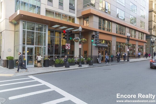 Building Photo - 665 Washington St