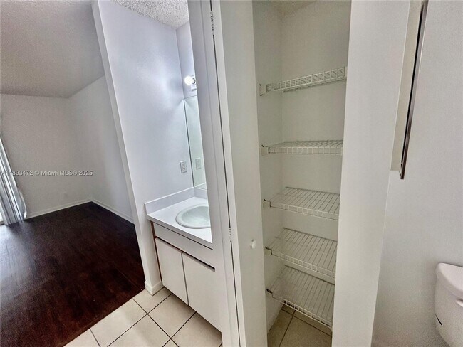 Building Photo - 6292 La Costa Dr