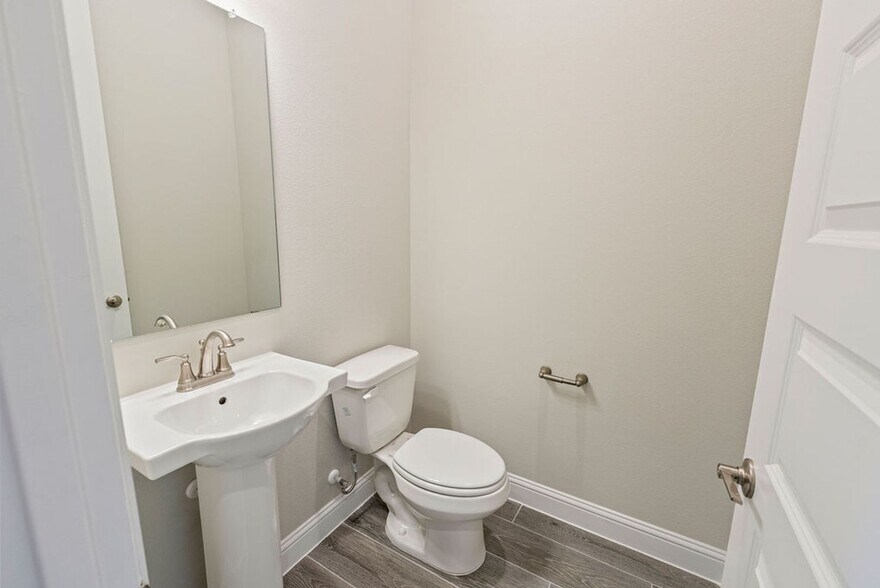 Building Photo - 601 C-Bar Ranch Trl