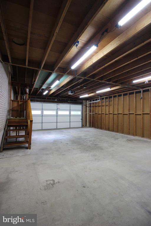 Building Photo - 6211 Duntley Ct
