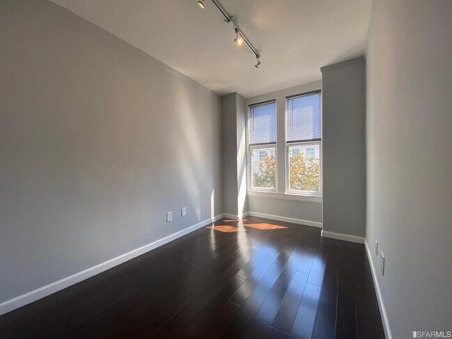 Building Photo - 1556 Howard St