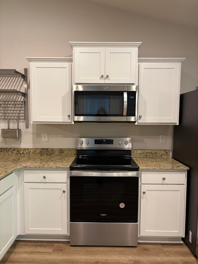 Building Photo - 2185 Stillpointe Dr