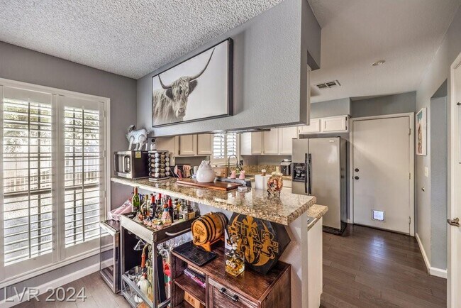 Building Photo - 5321 Tamanar Dr