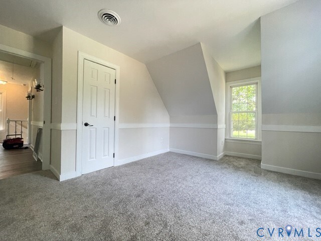 Building Photo - 9164 Avondale Dr