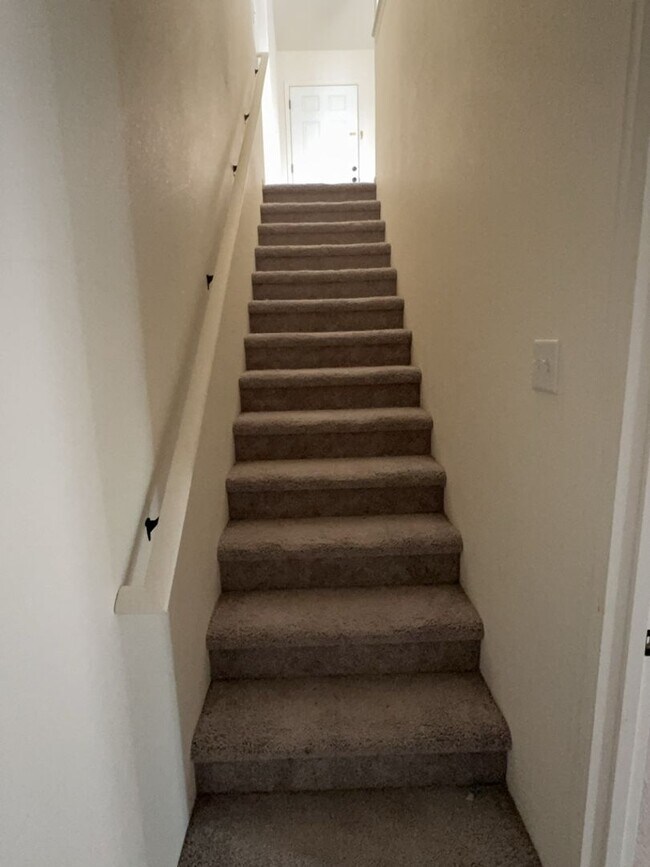 Building Photo - 3 Bed. 2 Bath, 2 Car Garage in Promontory