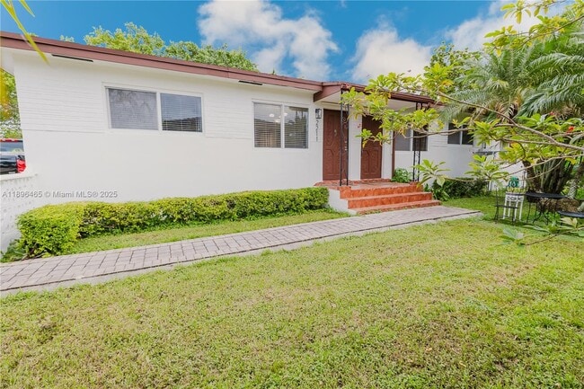 Primary Photo - 2211 SW 75th Ave