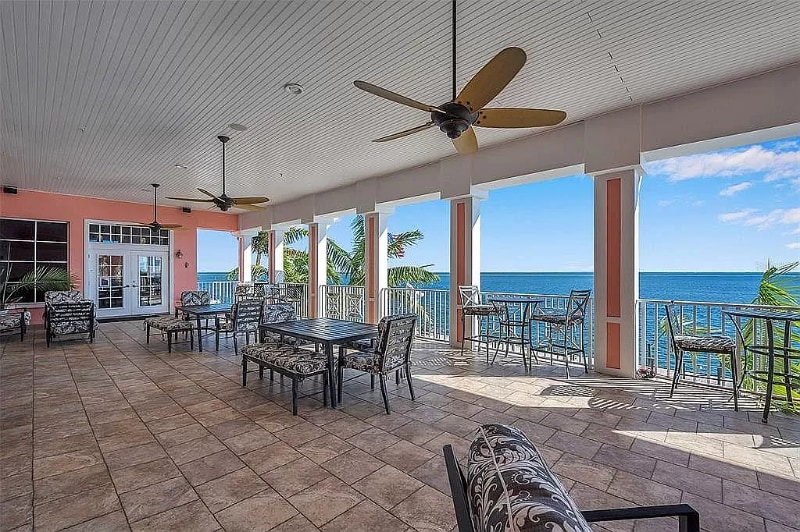 Building Photo - 5132 Beach Dr SE