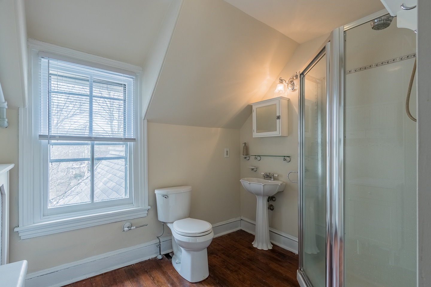 3rd Floor Main Suite - Bathroom - 239 Dean St