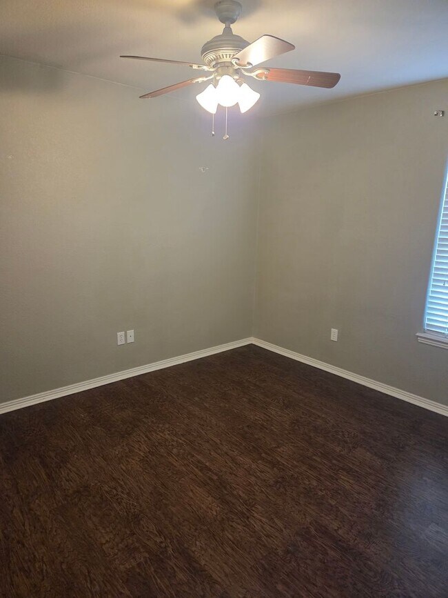 Building Photo - 4535 W Sweetgum Ln