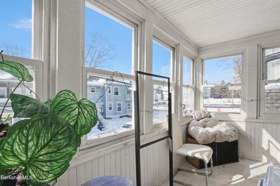 Building Photo - 9 Lincoln St