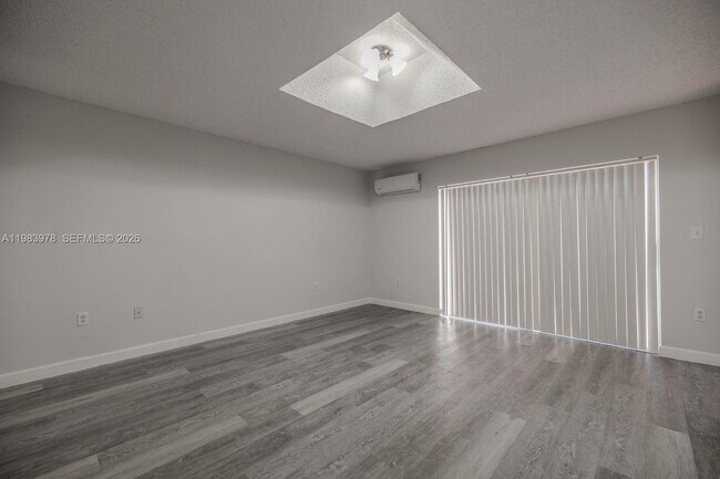 Building Photo - 1065 NW 131st Ave