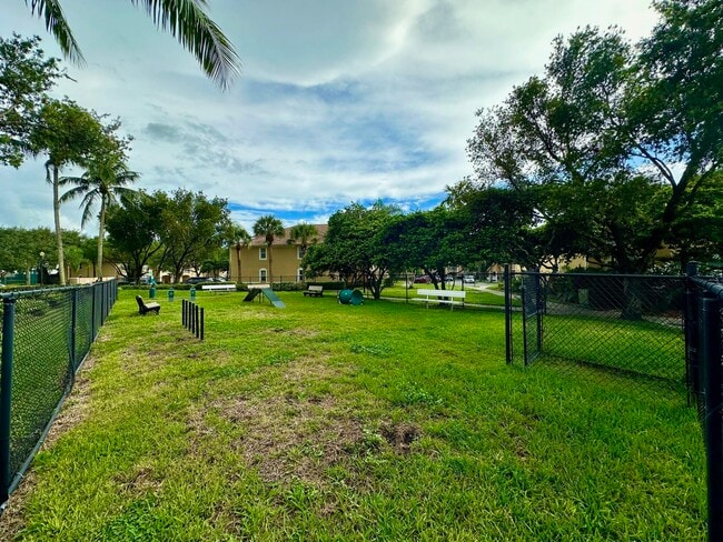 Building Photo - 5560 NW 61st St