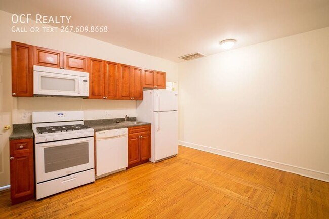 Primary Photo - 4244 Spruce St