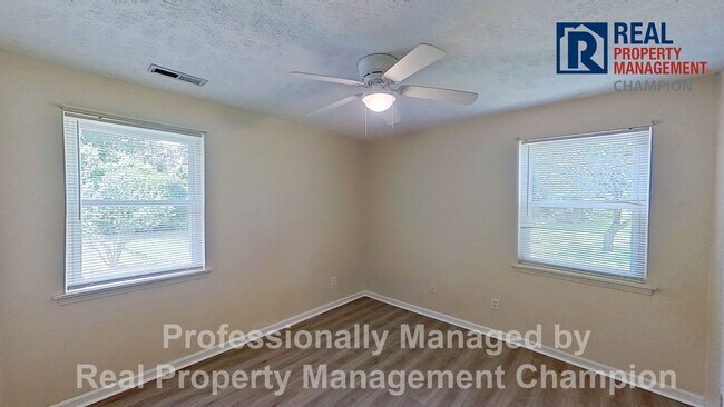 Building Photo - All Brick Ranch with Attached Garage on Large Lot