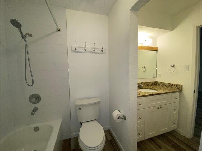 Building Photo - 9618 Sugar Hill Dr