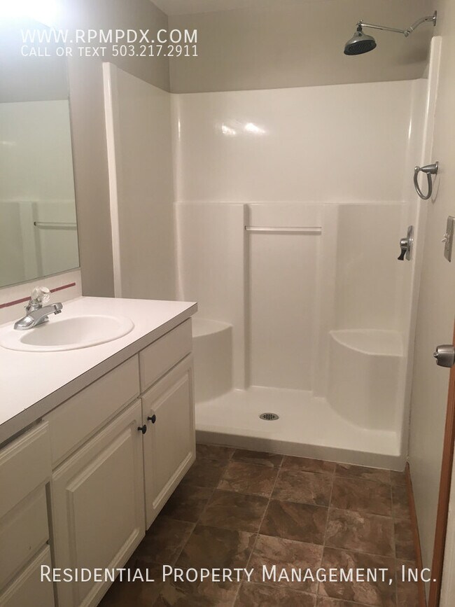 Building Photo - Refreshed Rental Rate - Coveted Sherwood H...