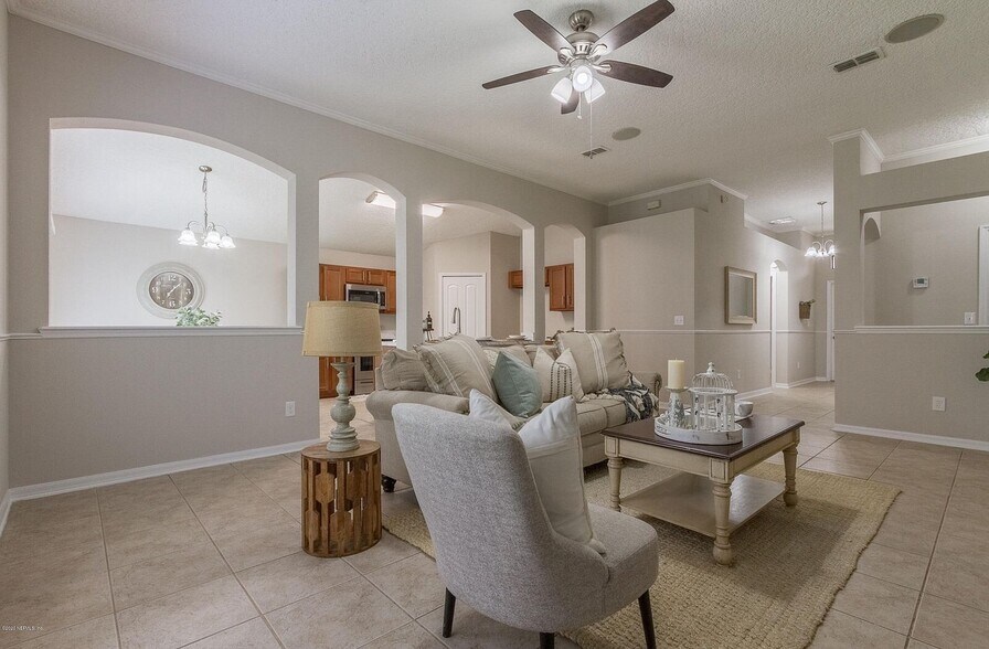 Building Photo - 10947 Apple Blossom Trl E