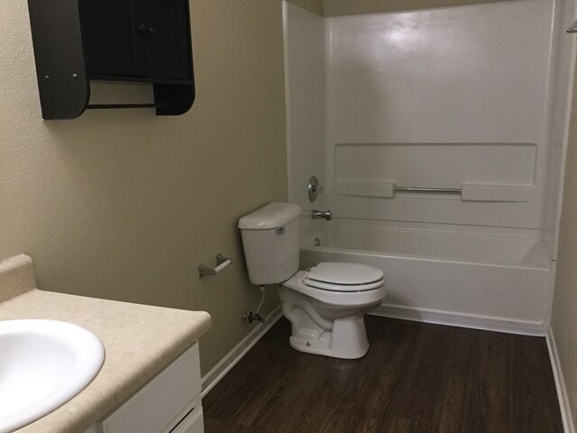 Building Photo - 9939 Big Bend Dr