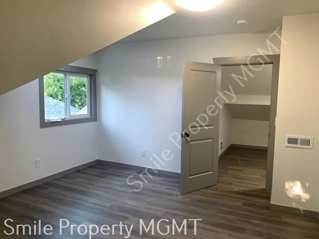 Building Photo - 5312 SE 92nd Ave