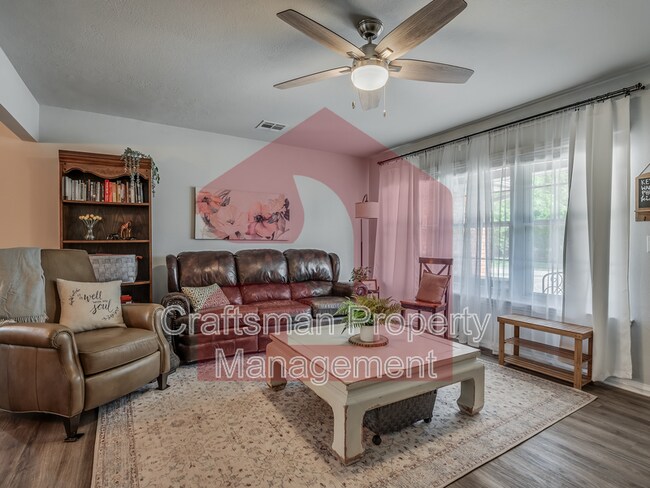 Building Photo - 2024 NW 45th St