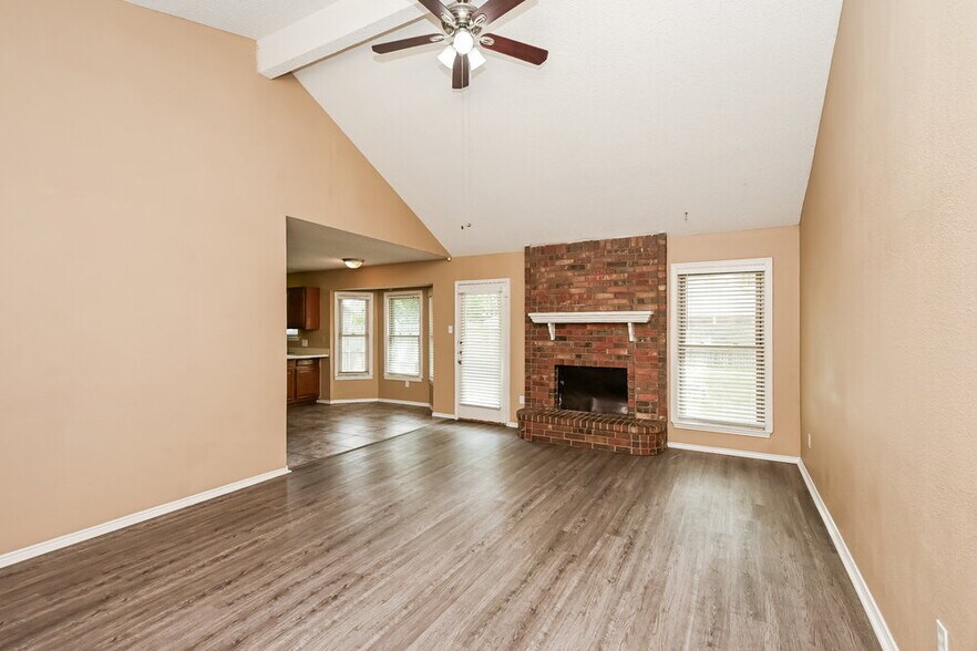 Building Photo - 829 Minuteman Dr
