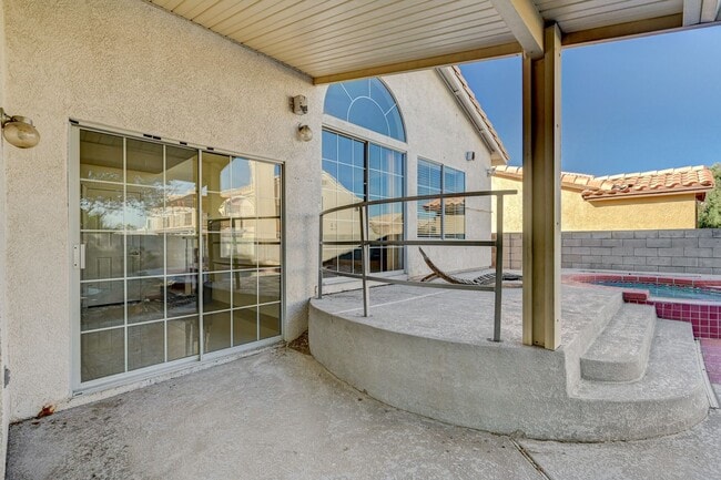 Building Photo - Tri-Level Home with Pool & Spa in Henderson, 89074